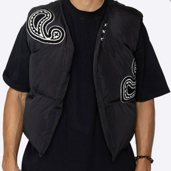 Black Reversible Puffer Vest - Picture 5 of 5